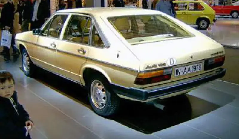 Audi 100 100 Avant (C2, Typ 43)