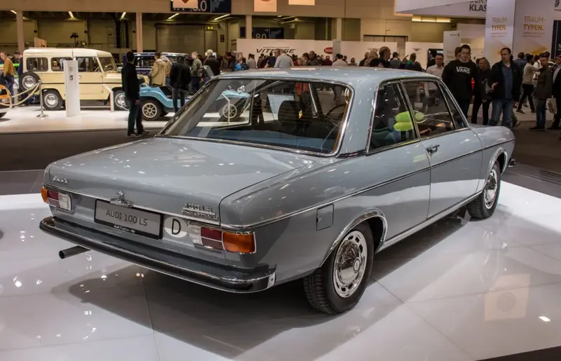 Audi 100 - 6
