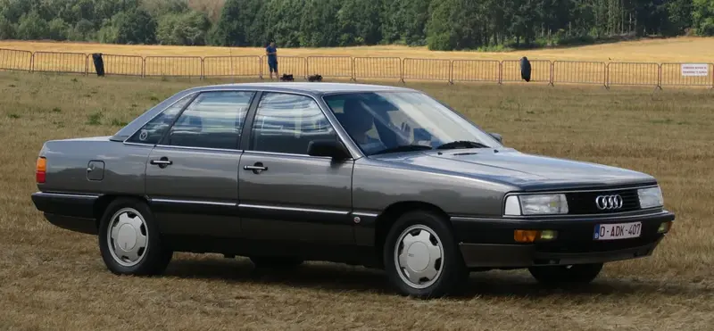 Audi 200 - 4
