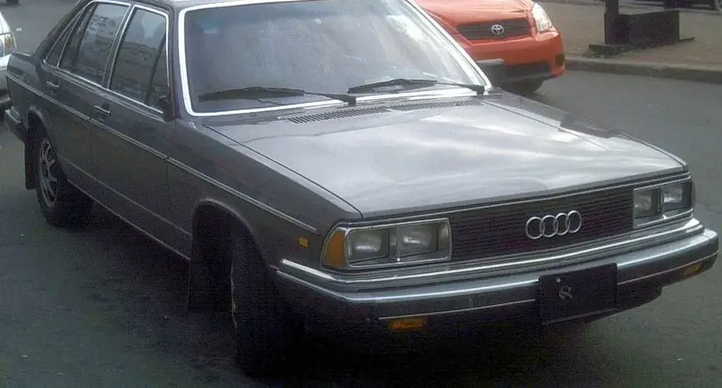 Audi 5000 5000 Sedan (C2)