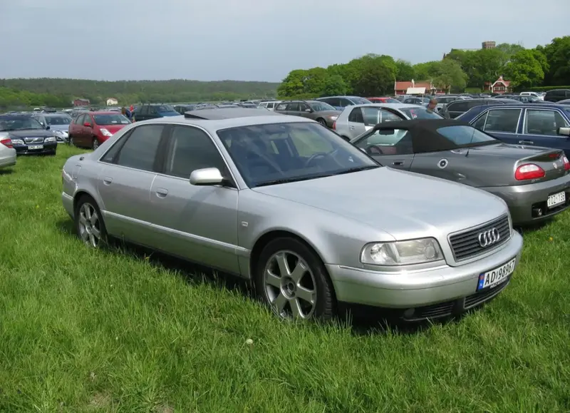 Audi A8 - 4