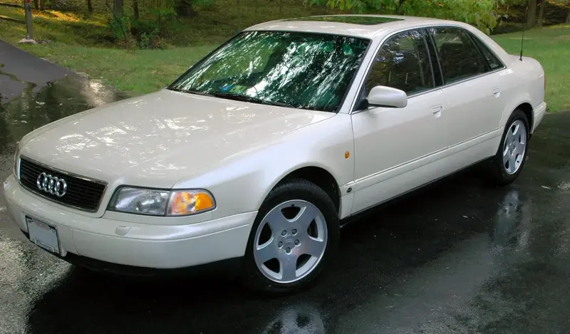 Audi A8 A8 (D2, 4D)