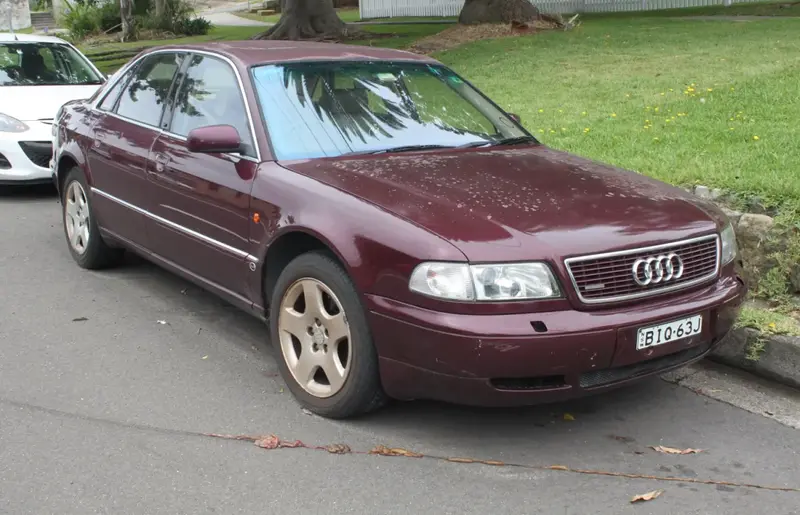 Audi A8 - 4