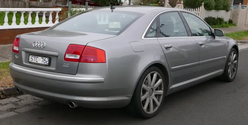 Audi A8 - 2