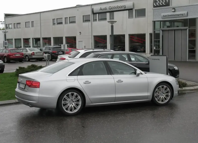 Audi A8 - 6
