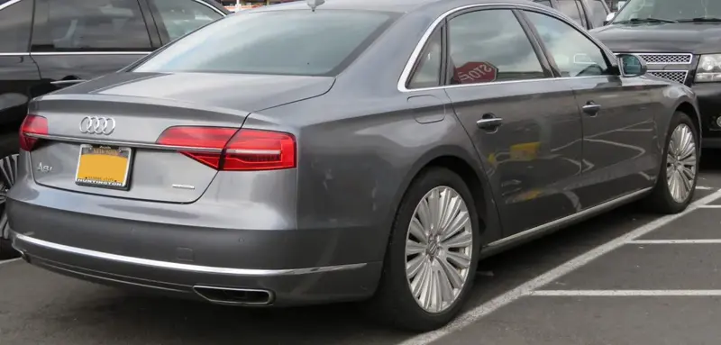 Audi A8 - 4