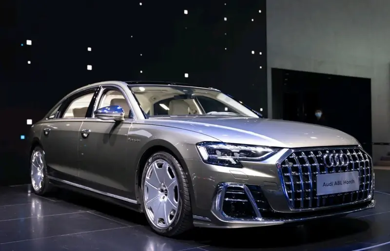 Audi A8 - 4