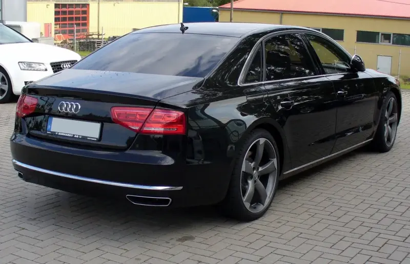 Audi A8 - 2