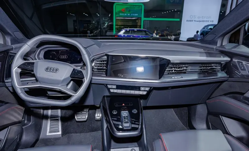 Audi Q5 e-tron - 6