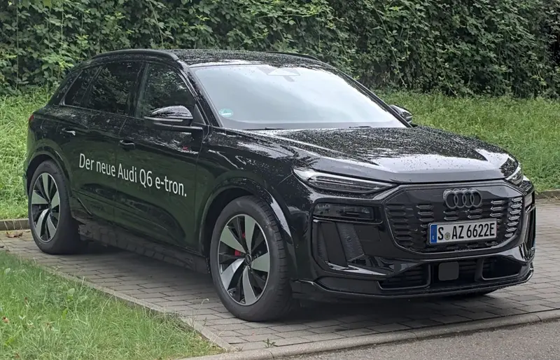 Audi Q6 e-tron - 3