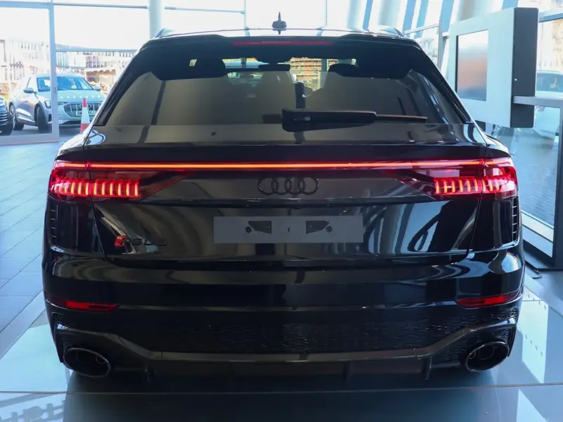 Audi RSQ8 - 6