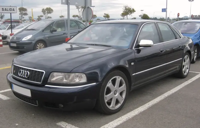 Audi S8 S8 (D2)