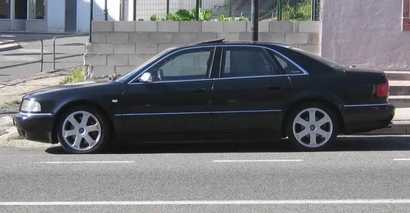 Audi S8 - 4
