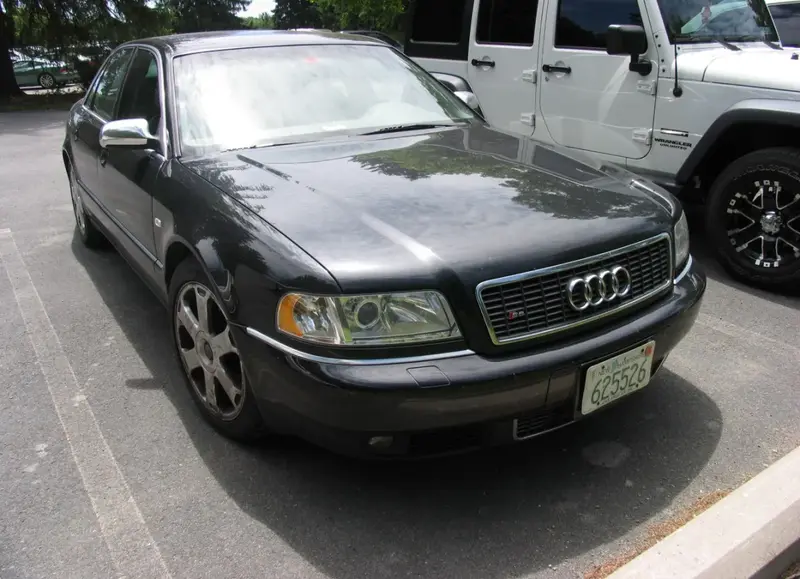 Audi S8 - 6