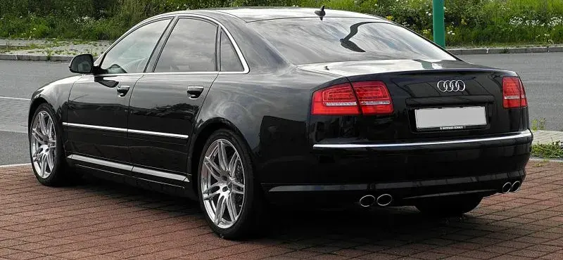 Audi S8 - 2