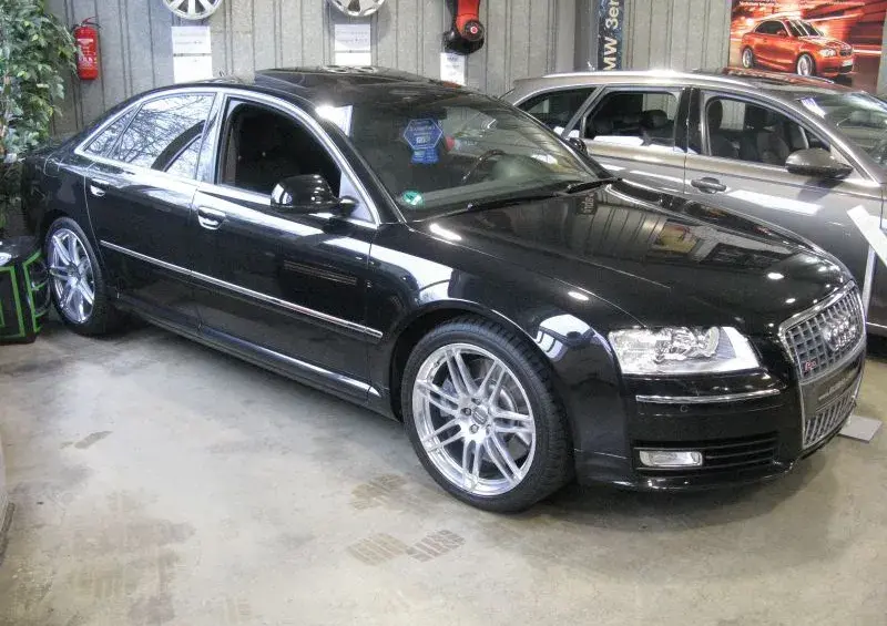 Audi S8 - 4