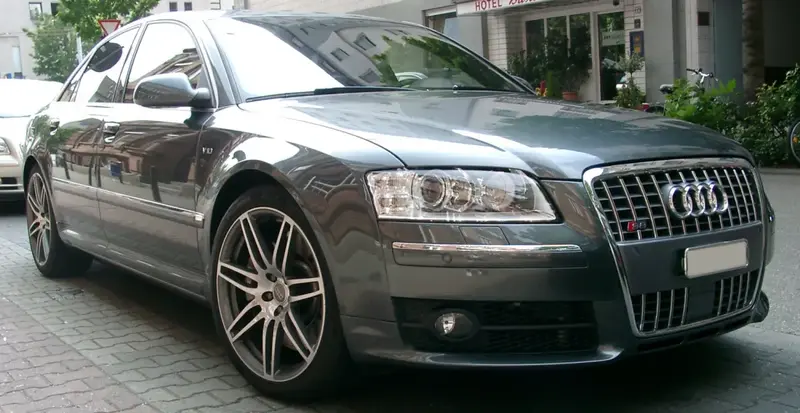 Audi S8 - 4