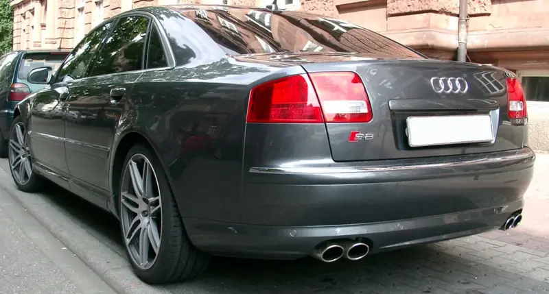 Audi S8 - 5