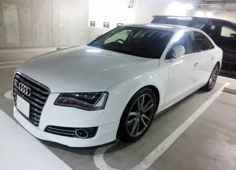 Audi S8 - 3
