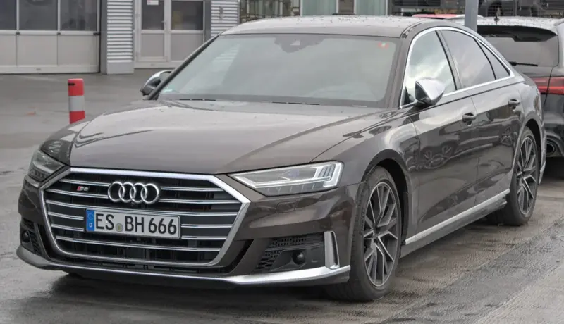 Audi S8 S8 (D5)