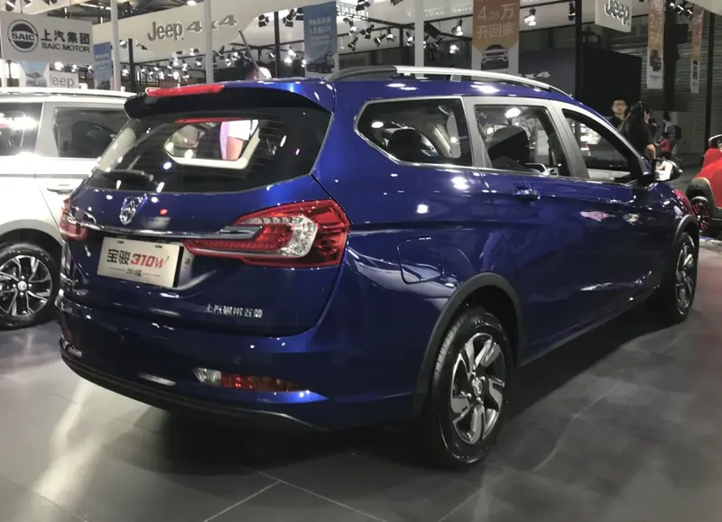 Baojun 310 - 3