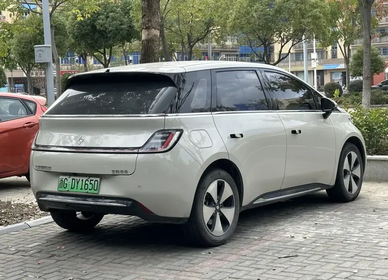 Baojun Yunduo - 2