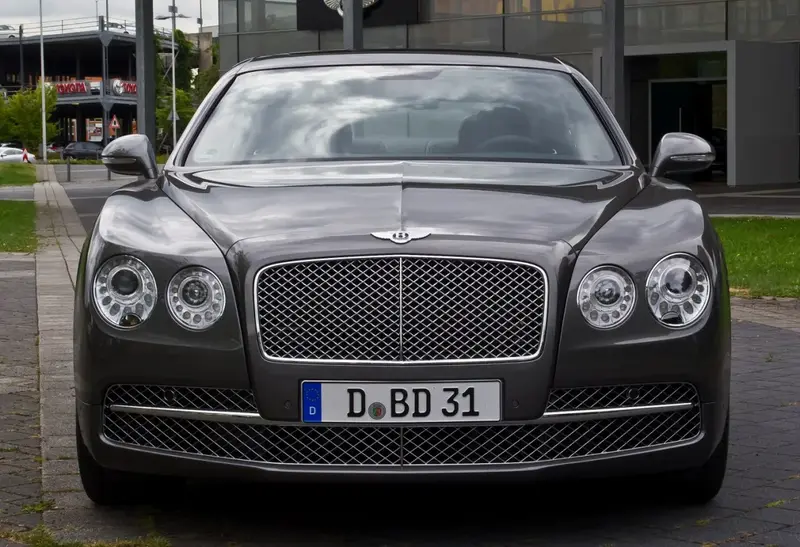 Bentley Flying Spur - 3