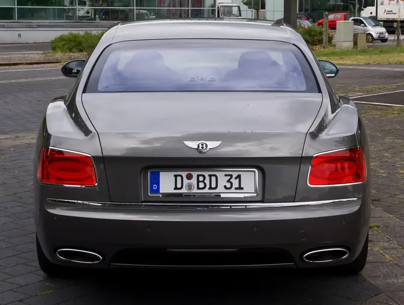 Bentley Flying Spur - 4