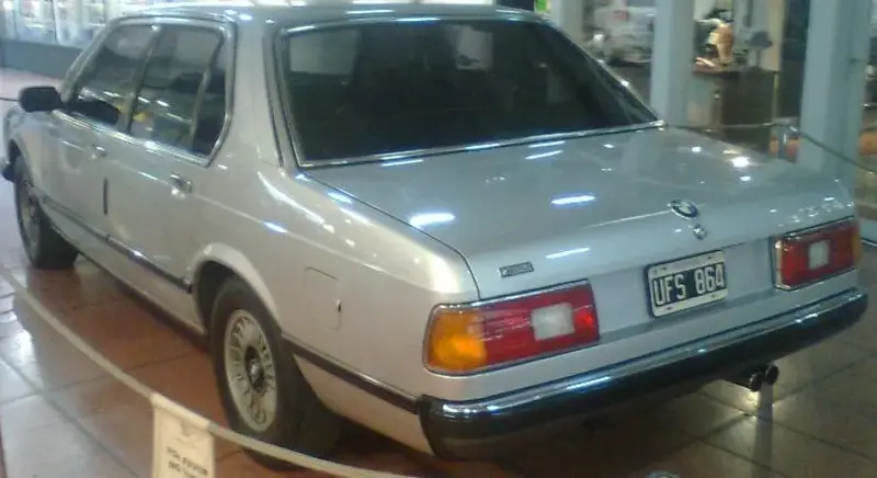 BMW 7 Serisi - 3