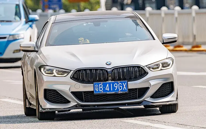 BMW 8 Serisi - 4