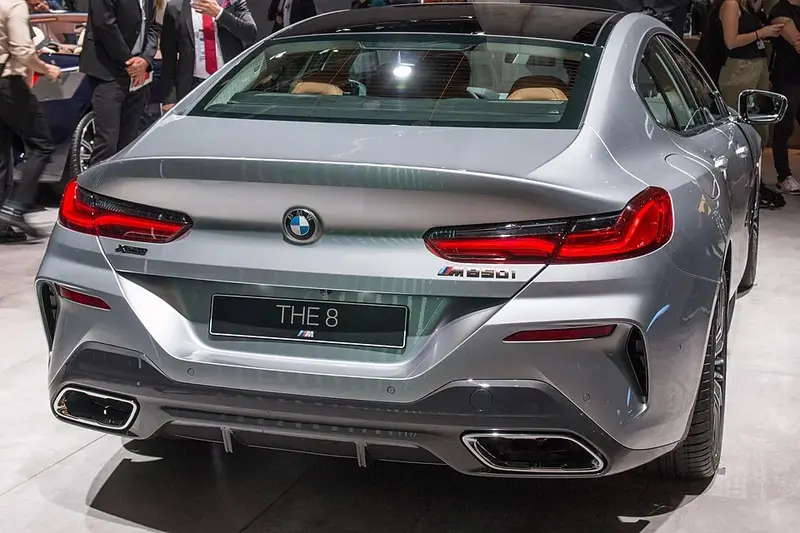 BMW 8 Serisi - 4