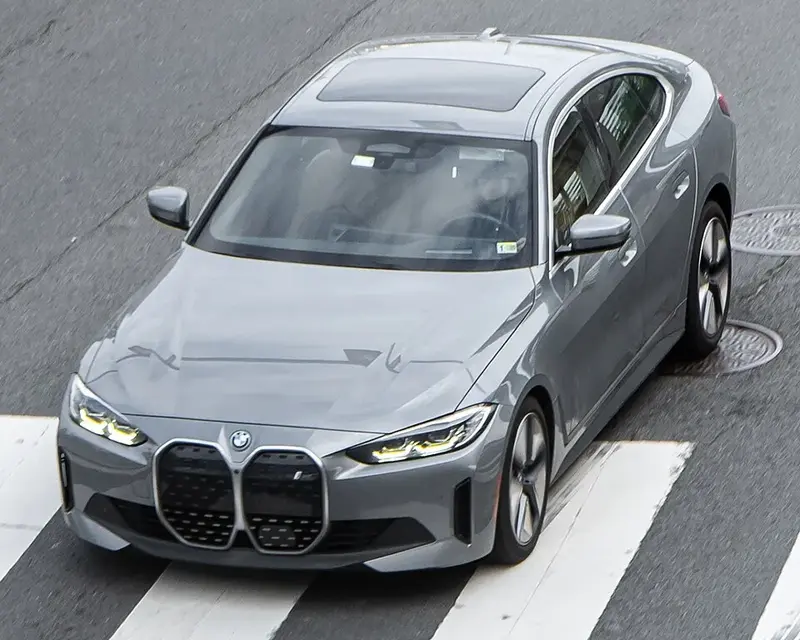 BMW i4 - 4