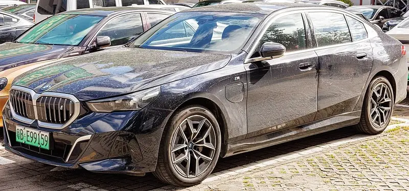 BMW i5 - 3