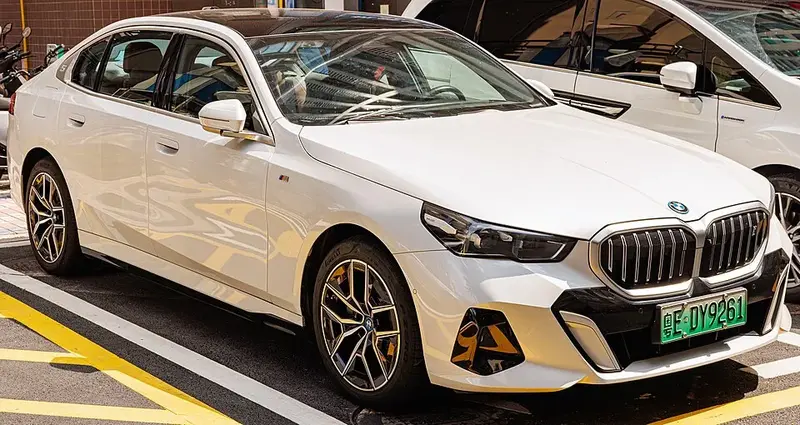 BMW i5 - 5