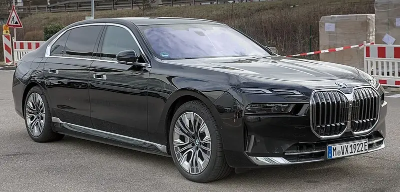 BMW i7 - 2