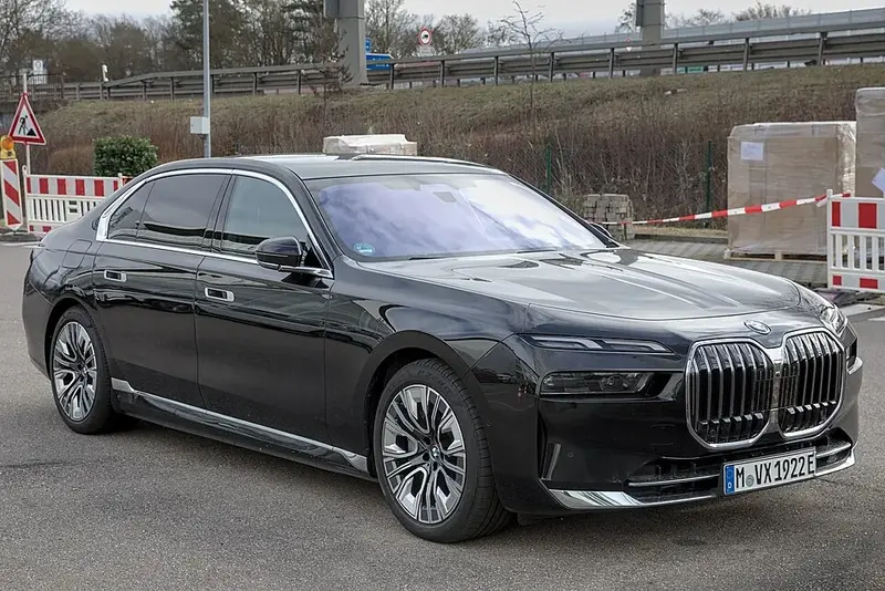 BMW i7 i7 (G70)