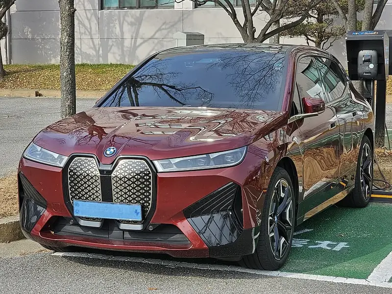 BMW iX - 2