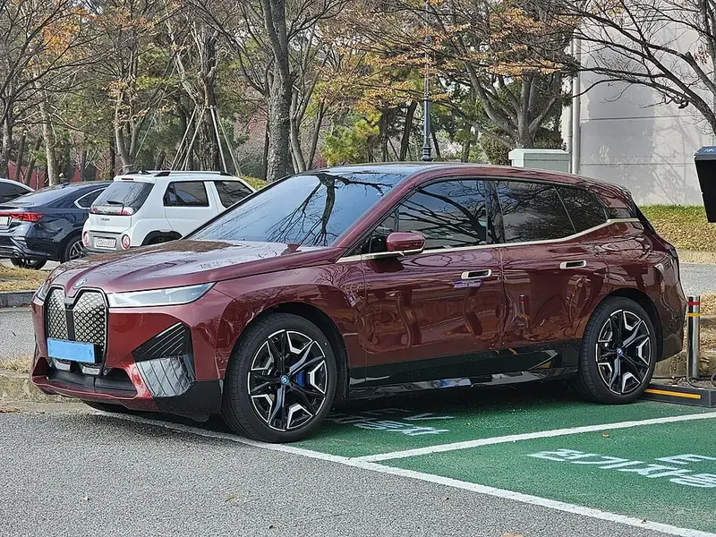 BMW iX - 3