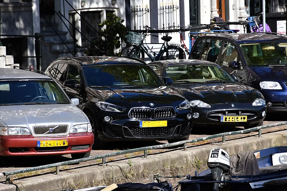BMW 4