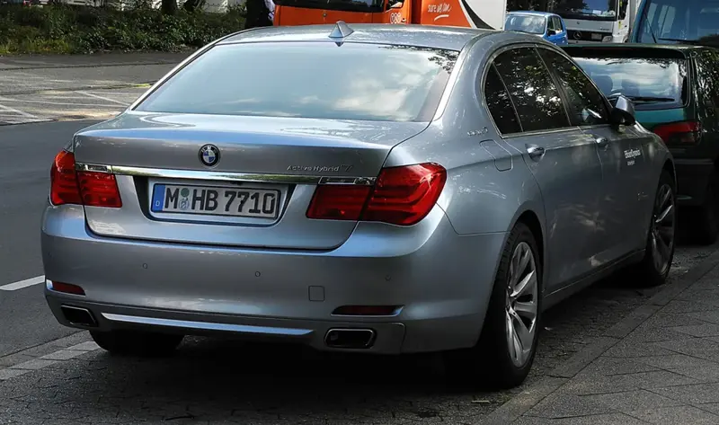 BMW 7 Serisi - 2