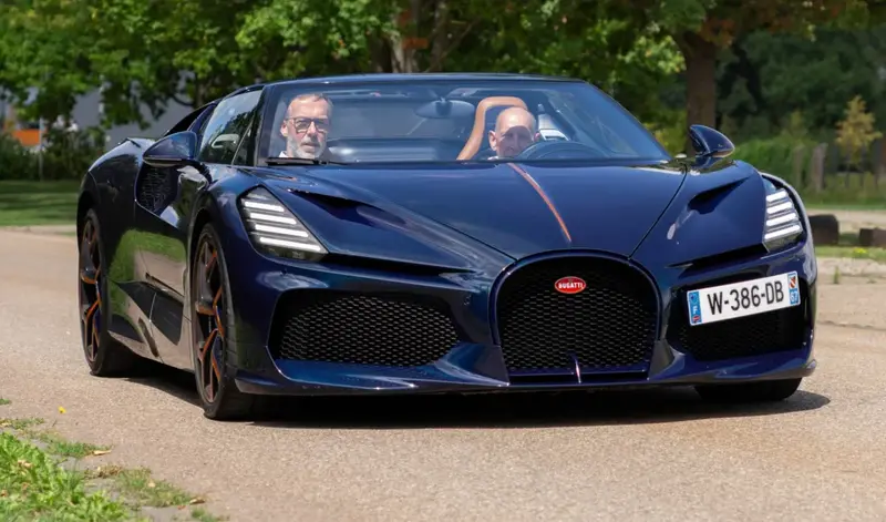 Bugatti W16 Mistral W16 Mistral 8.0 (1600 bg) AWD DSG - görsel 2