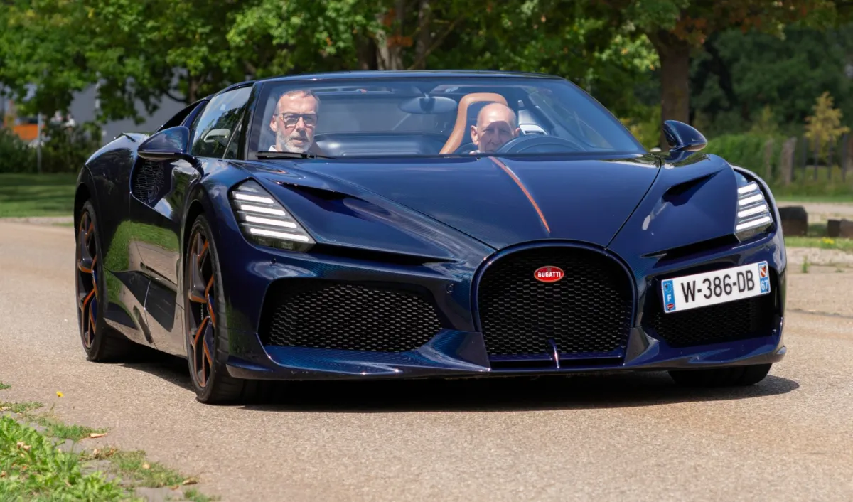 Bugatti W16 Mistral W16 Mistral 8.0 (1600 bg) AWD DSG - görsel 2