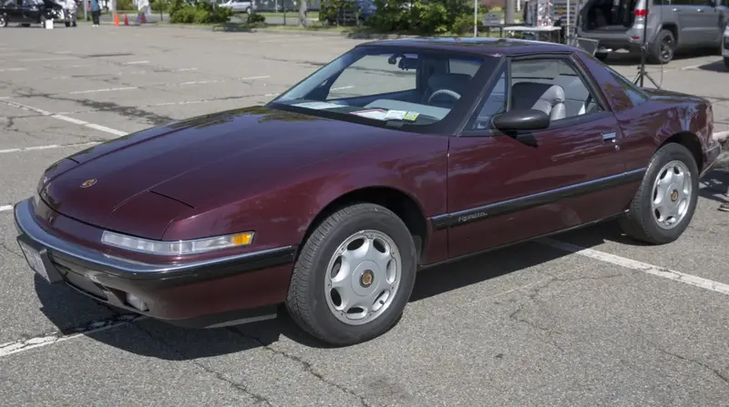 Buick Reatta - 4