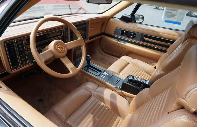 Buick Reatta - 6
