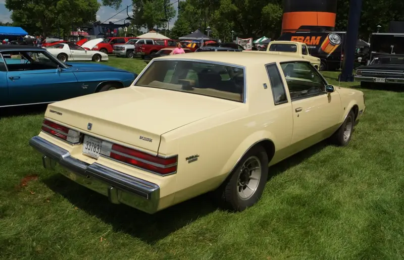 Buick Regal - 5