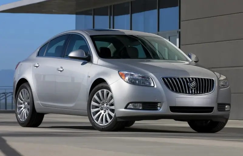 Buick Regal Regal V Sedan