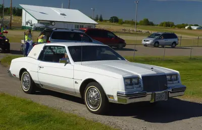 Buick Riviera Riviera VI