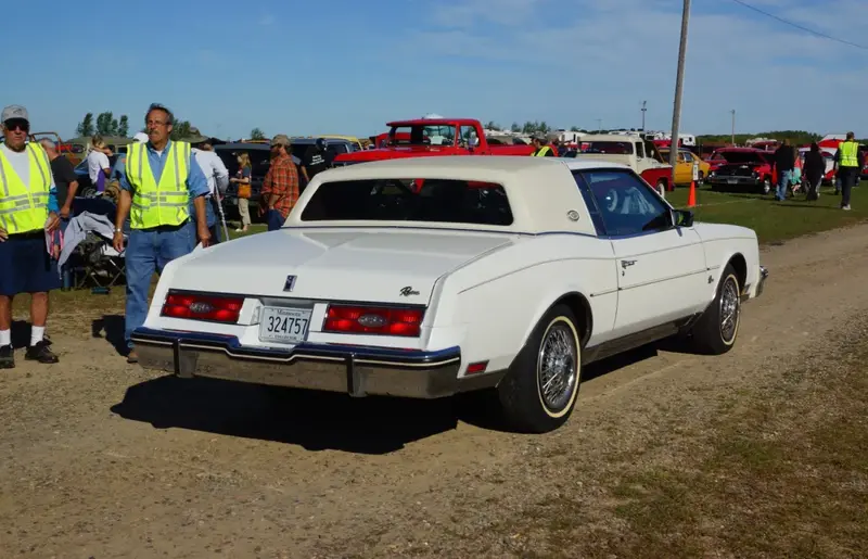Buick Riviera - 2