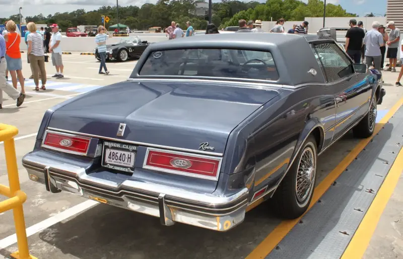 Buick Riviera - 4