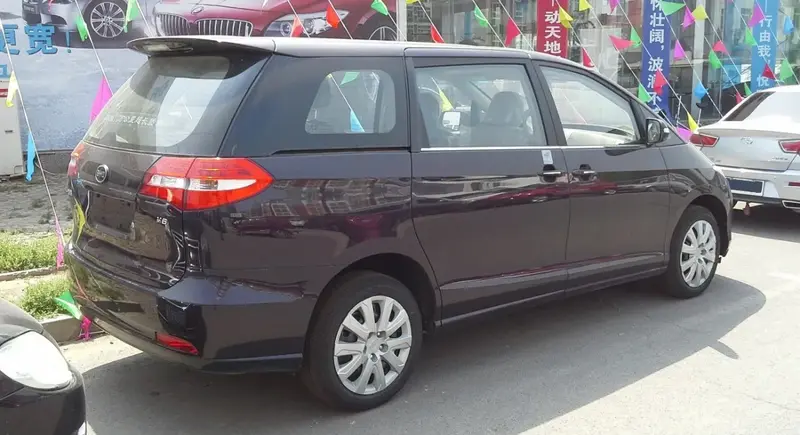 BYD M6 - 2